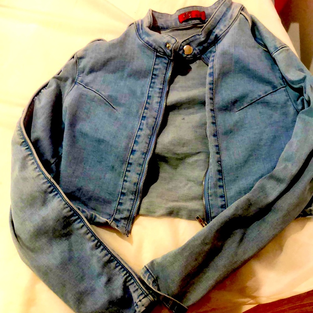 Crop denim jacket small